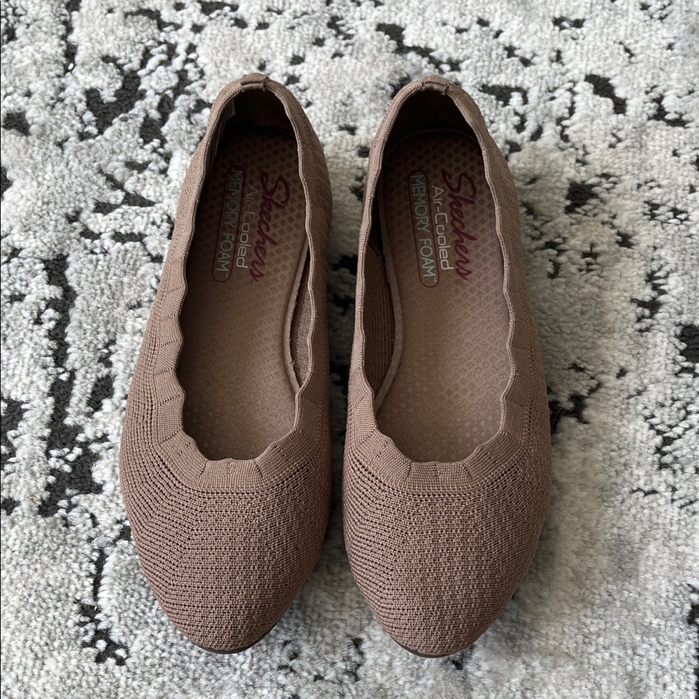 Skechers Women's Knit Brown Loafers